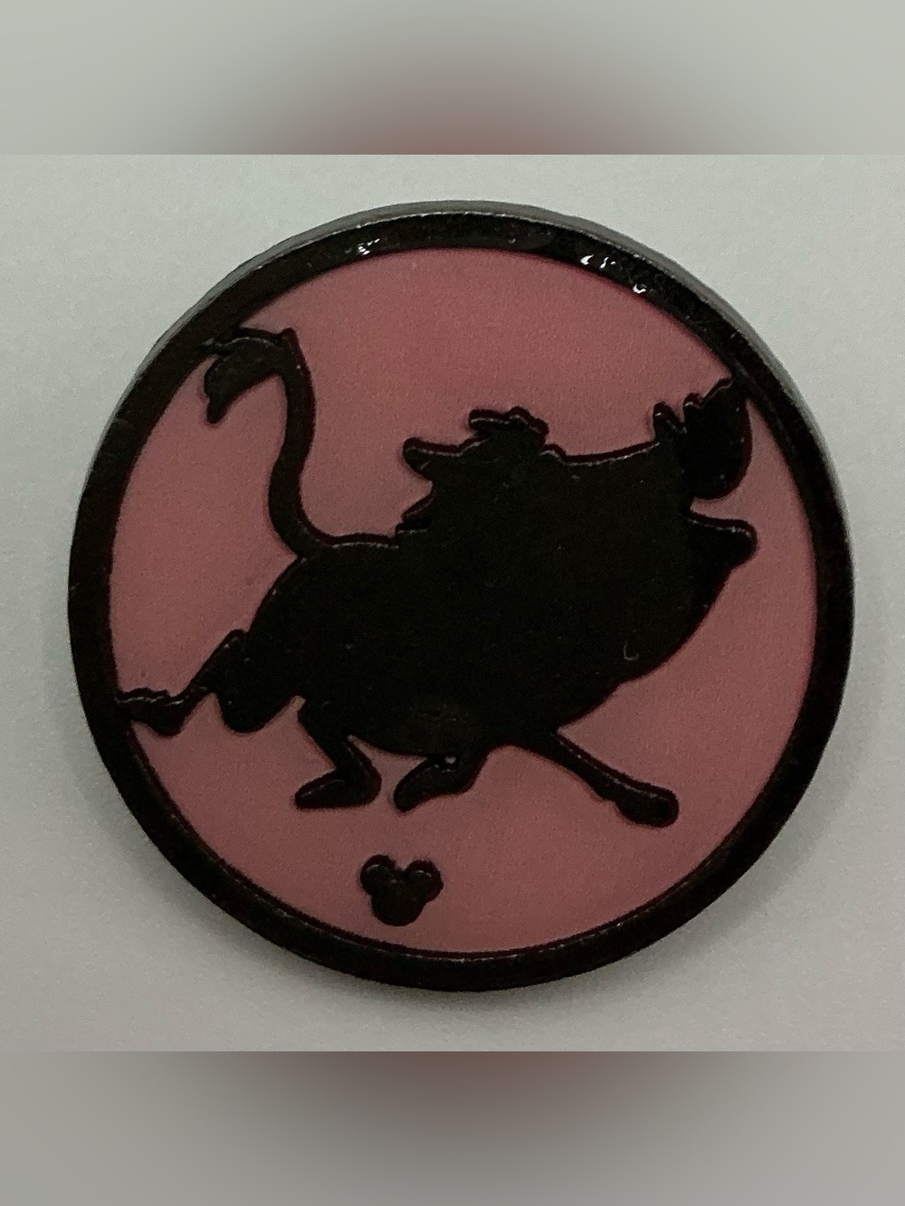 2105 DISNEY CHARACTER SILOUETTES PIN PUMBAA THE LION KING